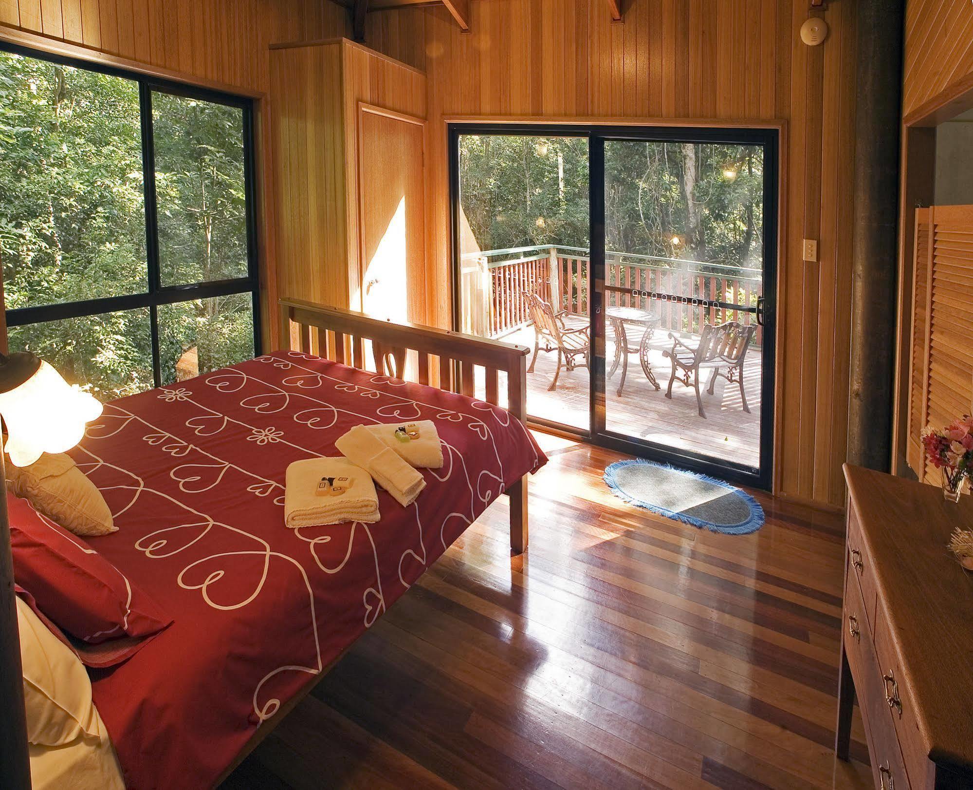 Lyrebird Retreat * Springbrook