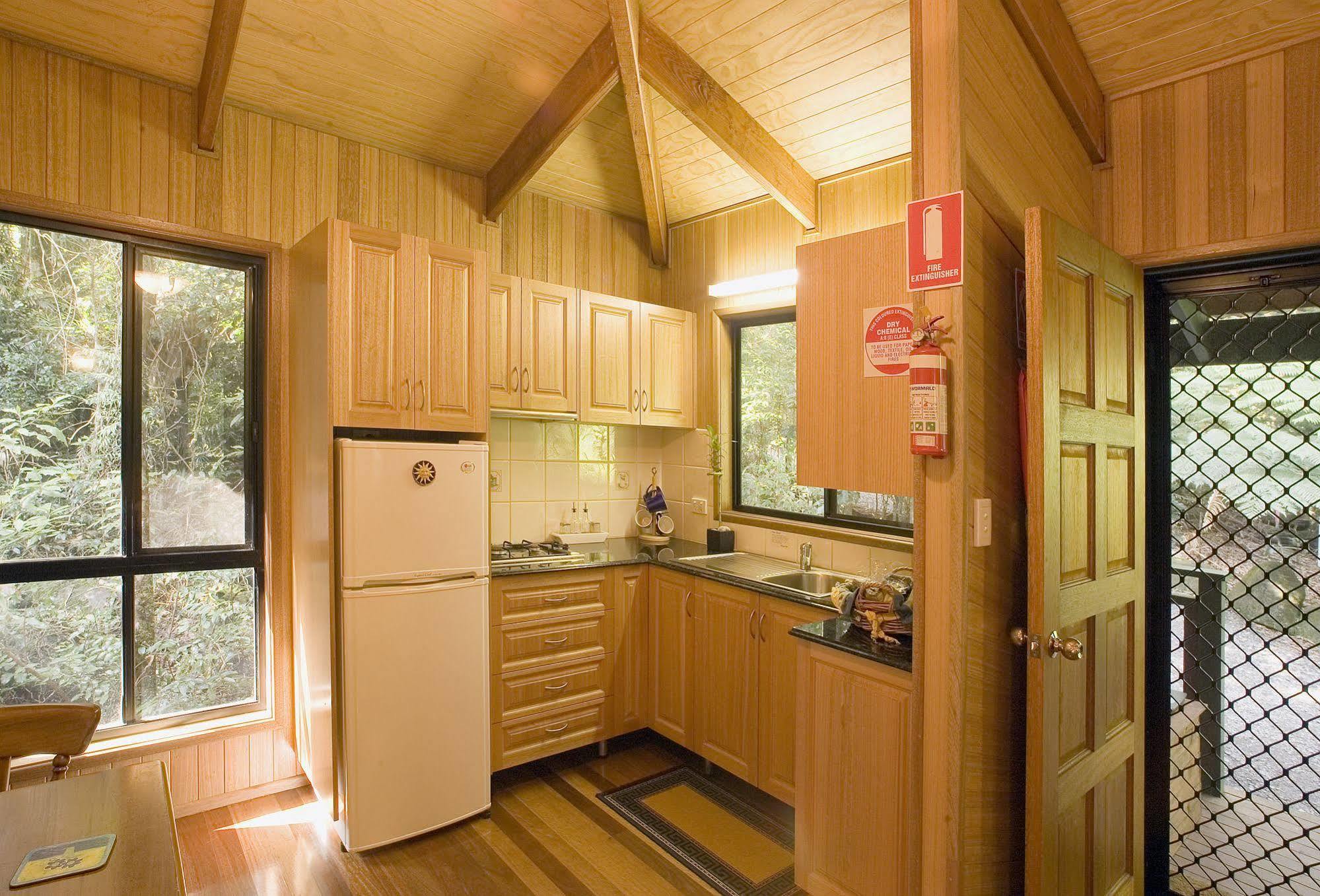 Lodge Lyrebird Retreat *